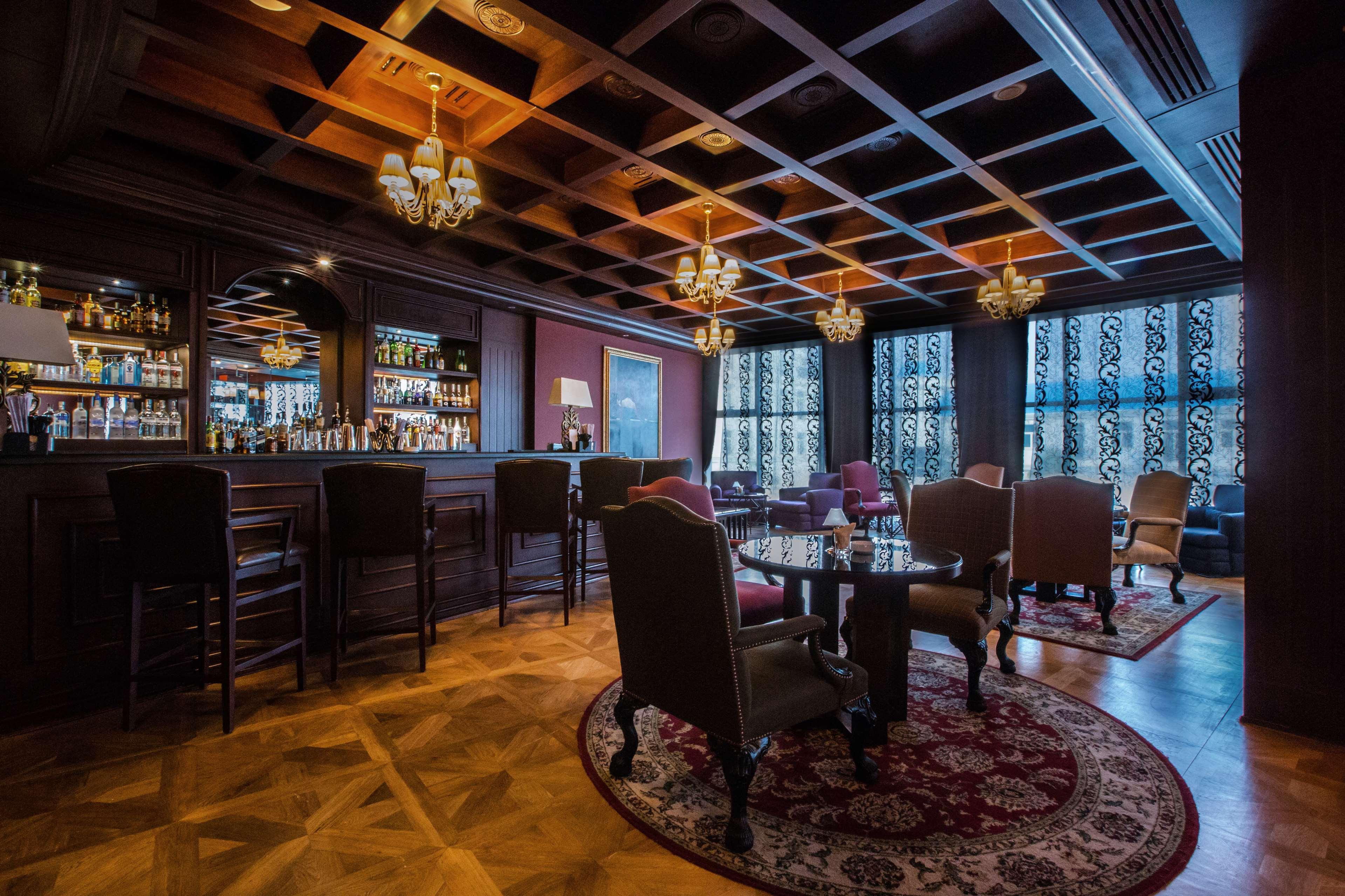Royal Maxim Palace Kempinski Kahire Dış mekan fotoğraf The Bar